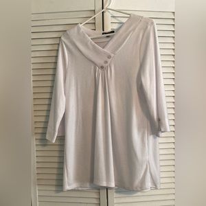 *Like new* N Touch white knit shirt!